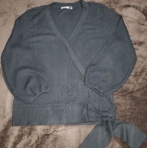 Black puffy sleeve shirt